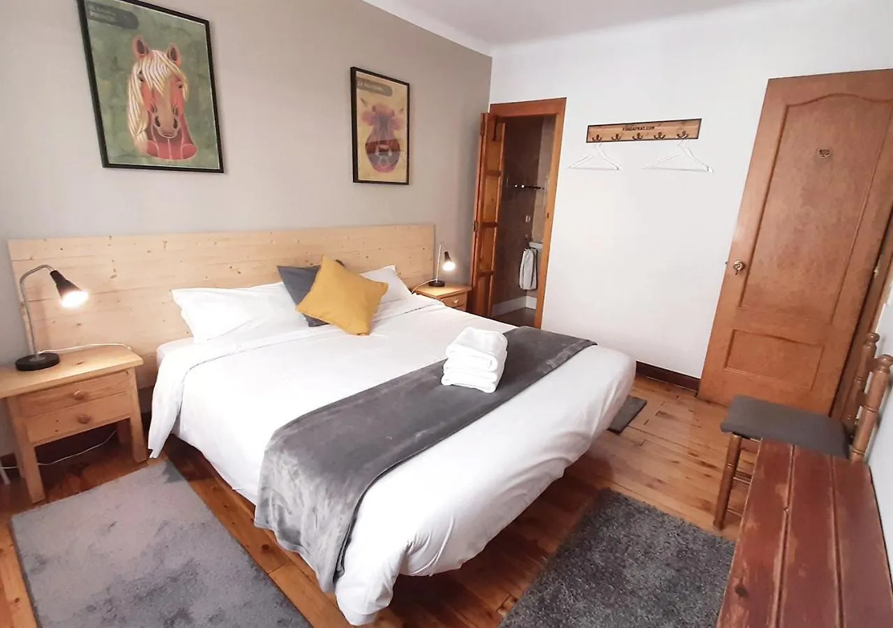 Guest house Hostal Fonda Prat Puigcerda